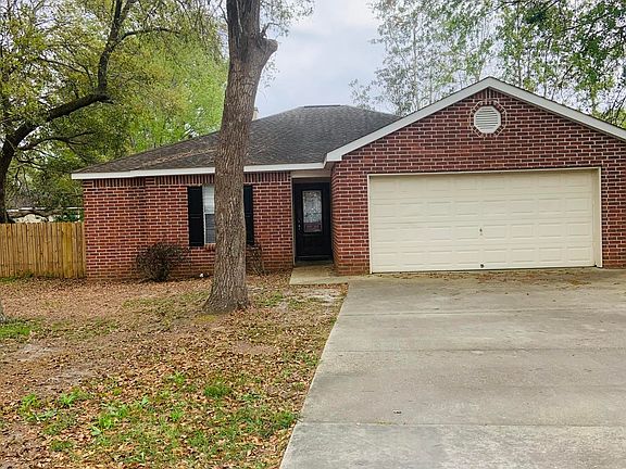 2nd image of 11705 Ravenwood Pl