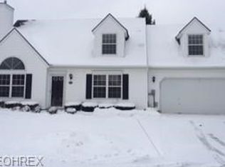 24687 Thicket Ln #10, Olmsted Falls, OH