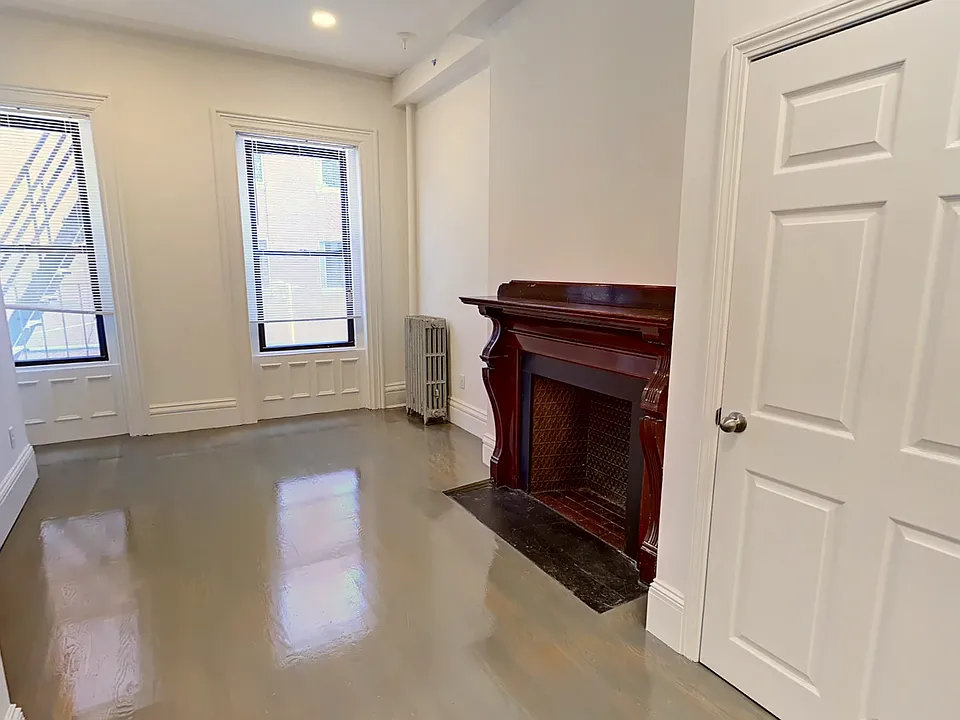 262 Newbury St #3