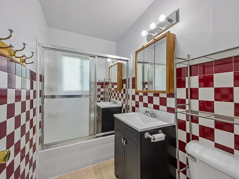 670 Lakeview Ln — Photo 27