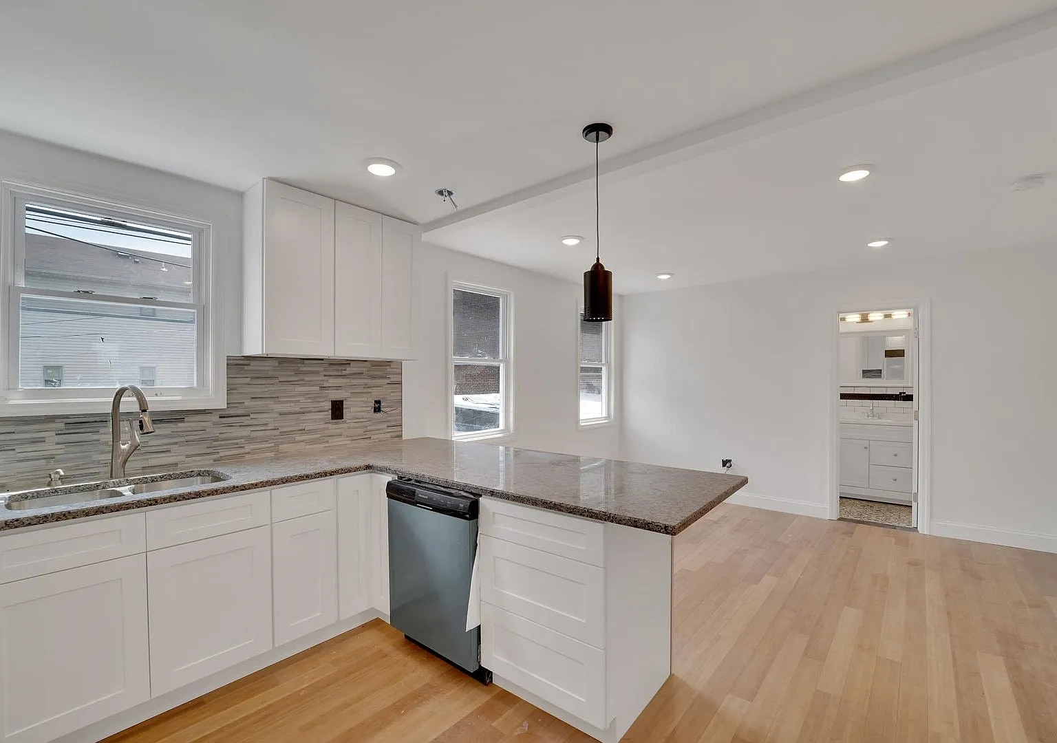 2 bed, 2.0 bath, $2,600 — Photo 2
