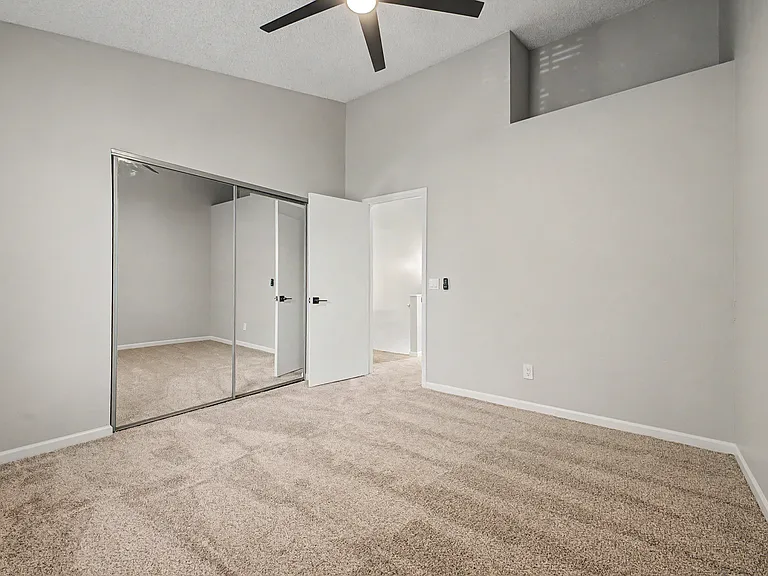 1601 N Saba St — Photo 10