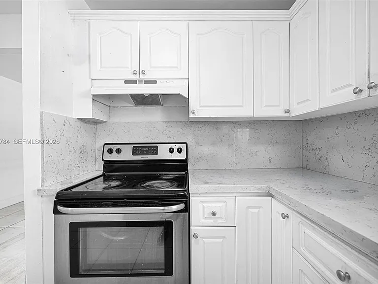 3231 SW 25th St #2 — Photo 10
