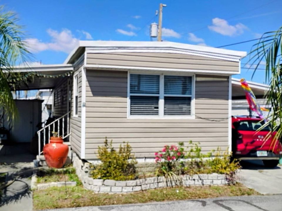 1st image of 2701 34th St N #304