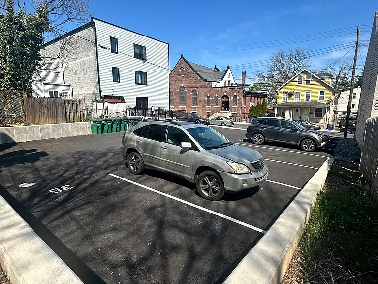 130 S 12th St #1C — Photo 9