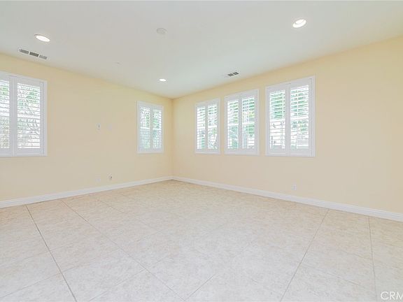 4th image of 219 Wicker