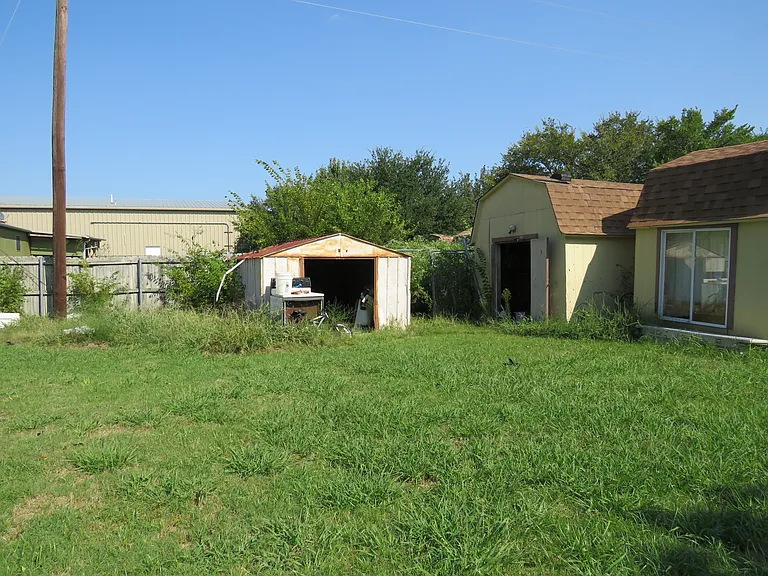 109 King Rd — Photo 33