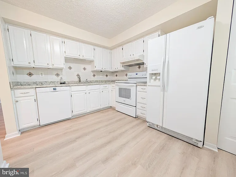 7993 Tyson Oaks Cir — Photo 6