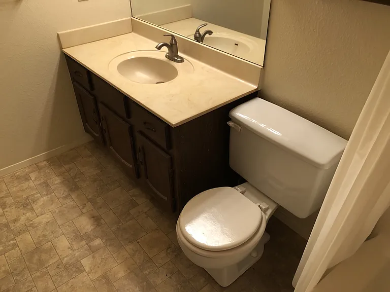 914 W Meadowmere Ln — Photo 21