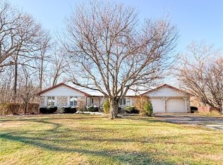 17383 N Hummingbird Ln, Marshall, IL 62441