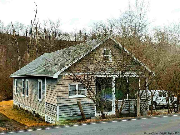 2nd image of 1541 Creek Locks Rd