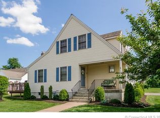49 Pickering Ln, Wethersfield, CT 06109