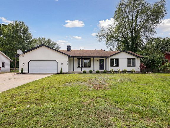 2nd image of 396 Kingwood Dr