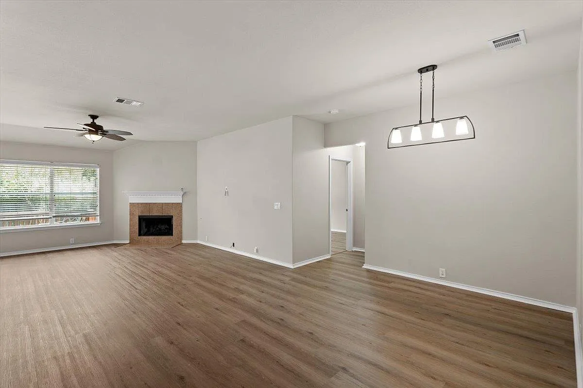 3 bed, 2.0 bath, 1788 sqft, $2,499 — Photo 3
