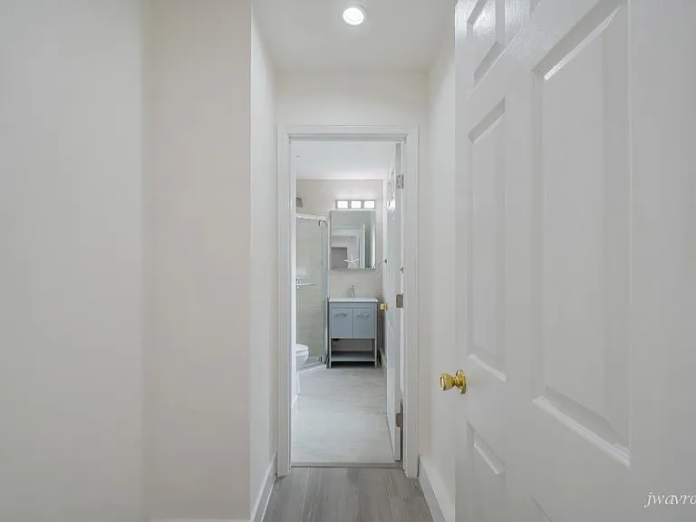 136A 17th Ave — Photo 18