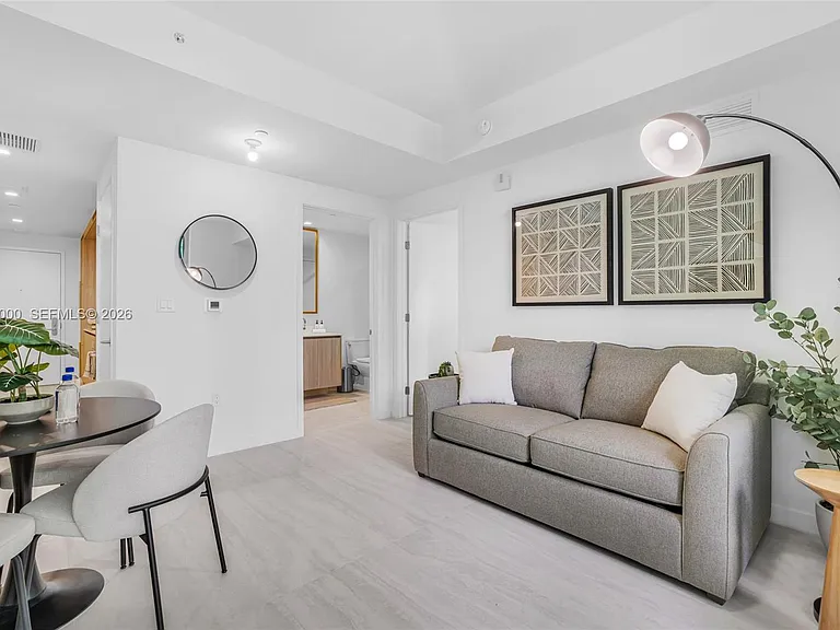 77 SE 5th St #3305 — Photo 3