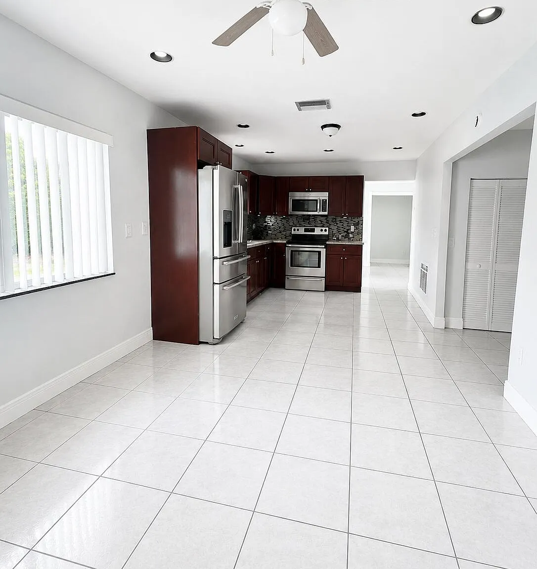 3 bed, 2.0 bath, 1378 sqft, $3,500 — Photo 4