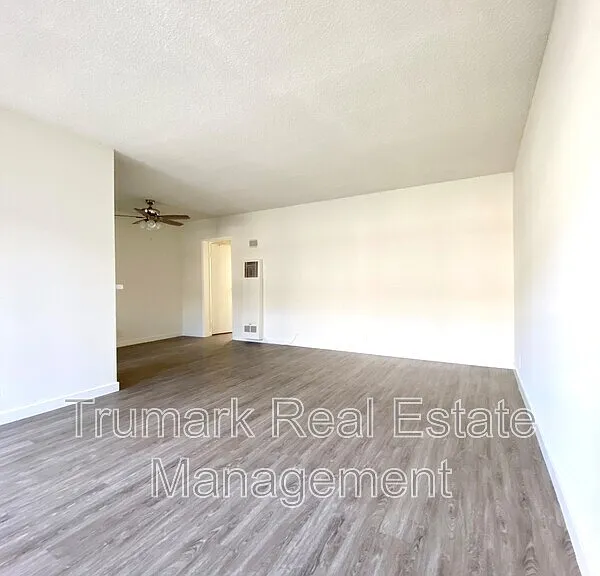 585 E Washington Blvd #28 — Photo 7