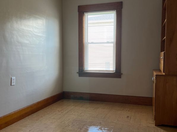17 Elm St S, Barre, MA 01005