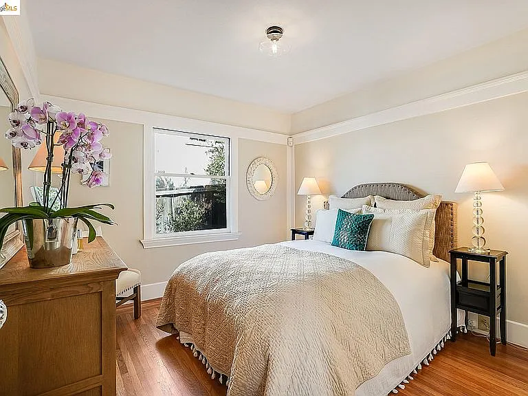 2520 Hearst Ave — Photo 32