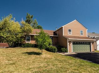 29W650 Ridge Dr, Warrenville, IL 60555