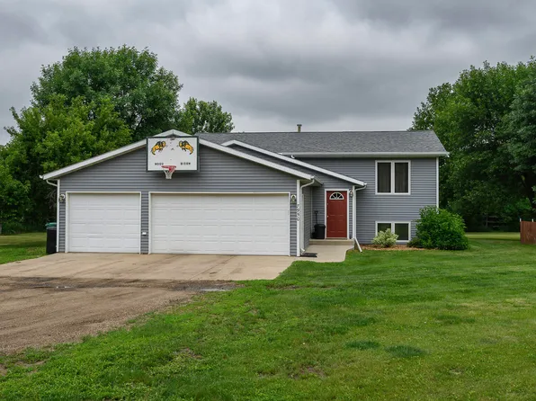 7950 Arcata Dr, Bismarck, ND 58503
