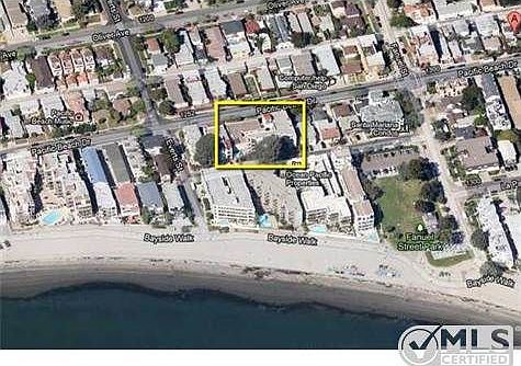 3rd image of 1225 Pacific Beach Dr Unit 4B