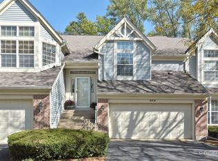 65 Ione Dr UNIT B, South Elgin, IL 60177