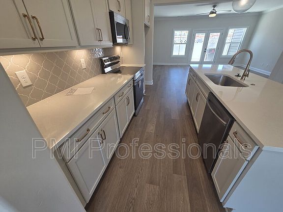4th image of 1341 Rebecca Johns Dr