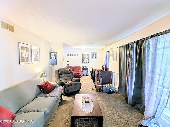 5th image of 804 Belair Dr