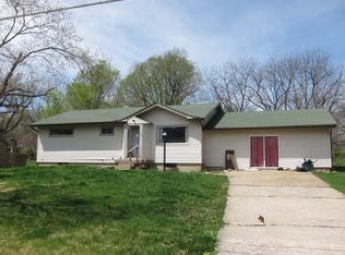 708 S Queen Ridge Dr, Independence, MO 64050