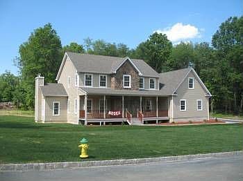 2nd image of 23 Briarwood Cres