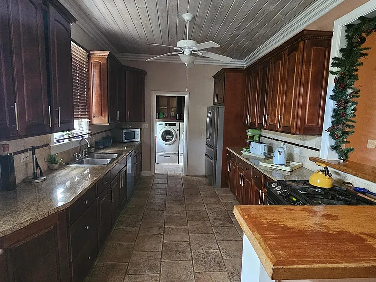 124 Sunset Rd — Photo 10