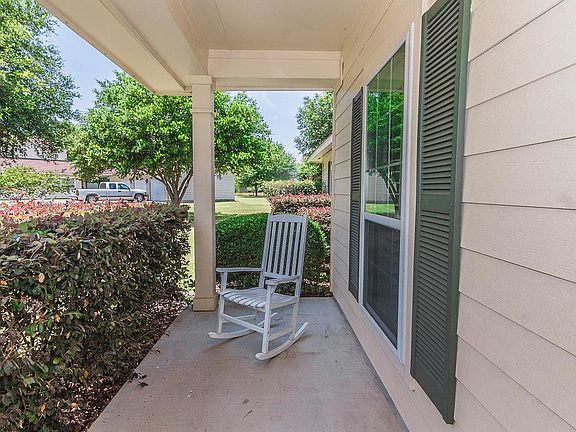 5th image of 319 Brazos Oaks Ct