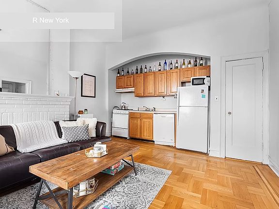 4th image of 378 Bleecker St Floor 3