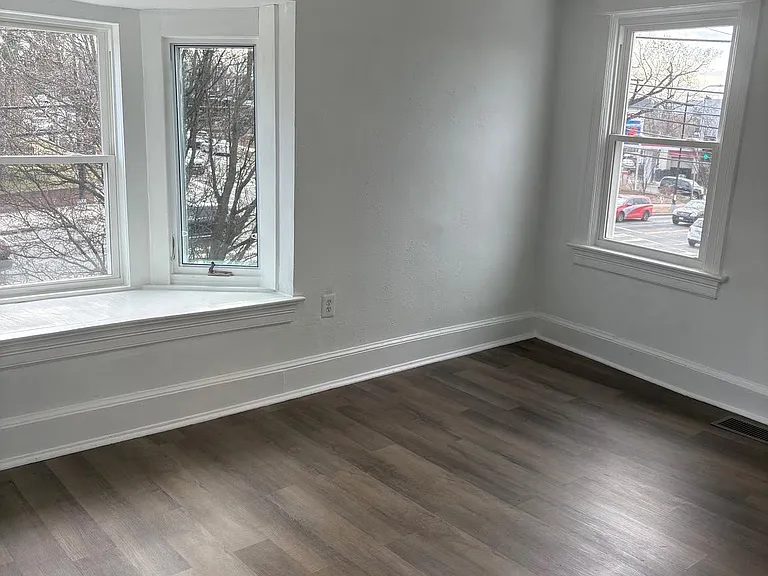 225 Missouri Ave NW — Photo 15