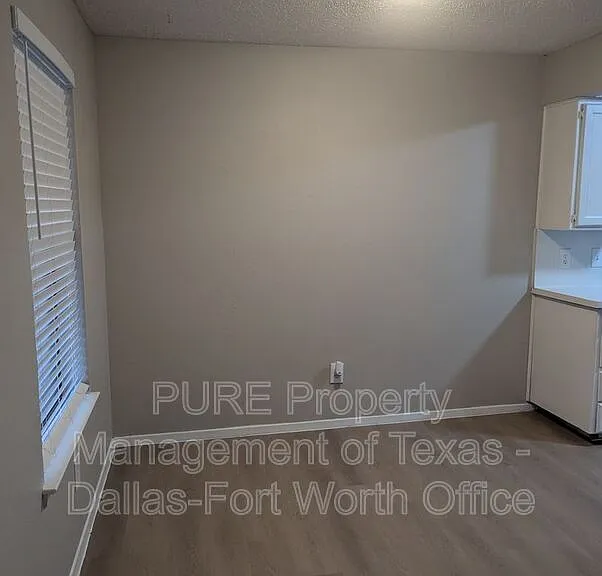 819 Betty Ct #B — Photo 6