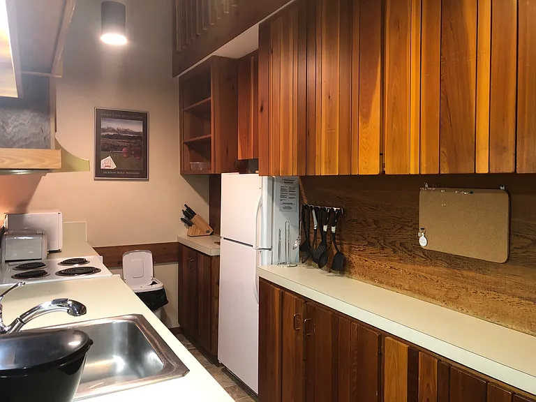 3865 S Lake Creek Drive Hawthorne #223-1 — Photo 11