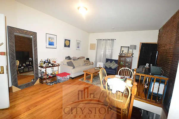 Rented by City Stop Realty | media 19
