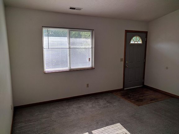 4th image of 112 W E St