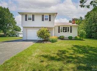 5280 Feigle Rd, Lockport, NY 14094