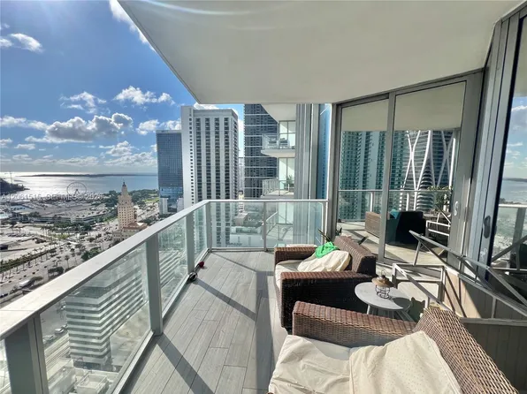 851 NE 1st Ave, Miami, FL