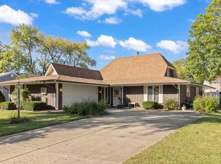 131 Circle Dr E, Montgomery, IL 60538