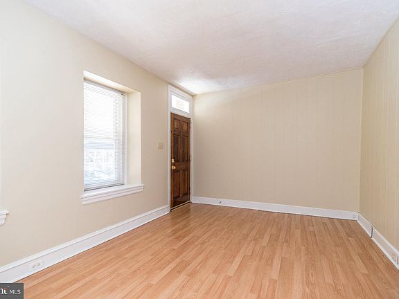 4th image of 460 Renfrew Ave