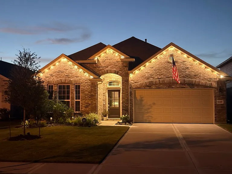 2405 Village Azalea Dr — Photo 2