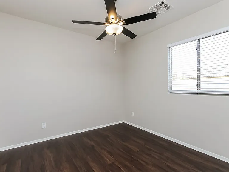 38514 N Navarro Dr — Photo 13