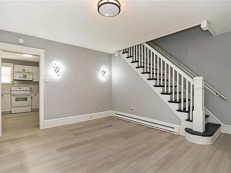 19 E Center St — Photo 5