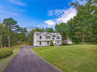 1038 Clover Rd S, Long Pond, PA 18334
