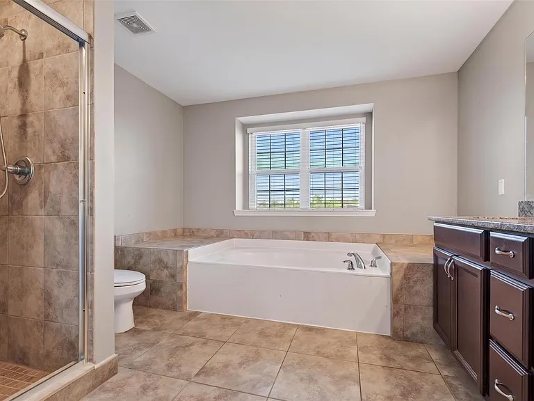 699 Bay Pointe Dr — Photo 34