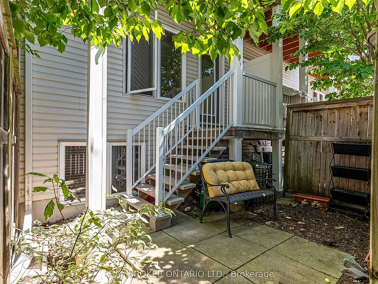 292 London Ter — Photo 27